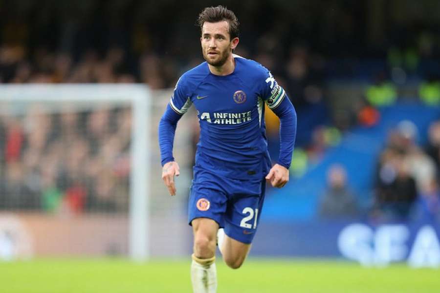 Chelsea manager Maresca acknowledges potential sale of Man Utd target Chilwell.