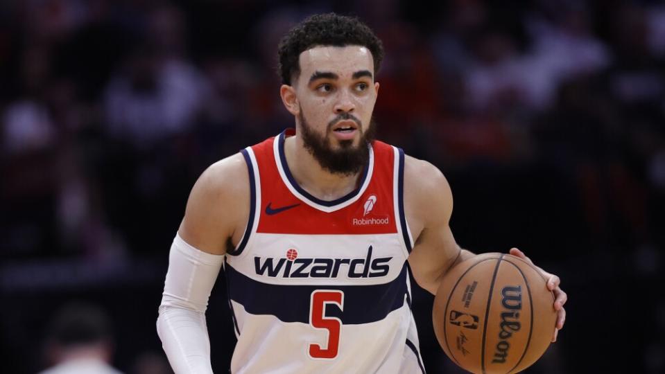 Tyus Jones Sacrifices Salary for Chance to Start with Contender