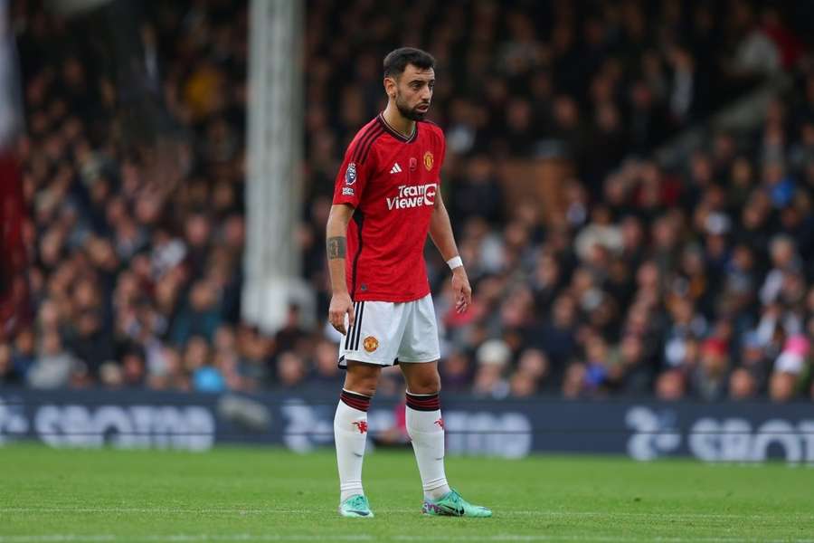 Man Utd captain Fernandes sends Words of Encouragement to Sancho Following Impressive Chelsea Debut