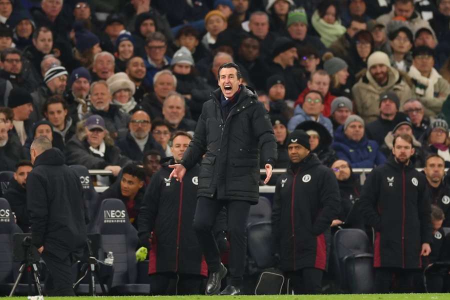 Emery reveals reason behind halftime Onana substitution for Villa boss