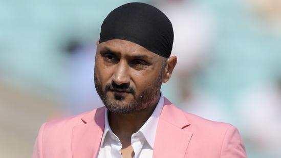 Harbhajan Singh slams Indian fan for criticizing Hindi commentary as â€˜cringe': 'Angrez ki aulaad'